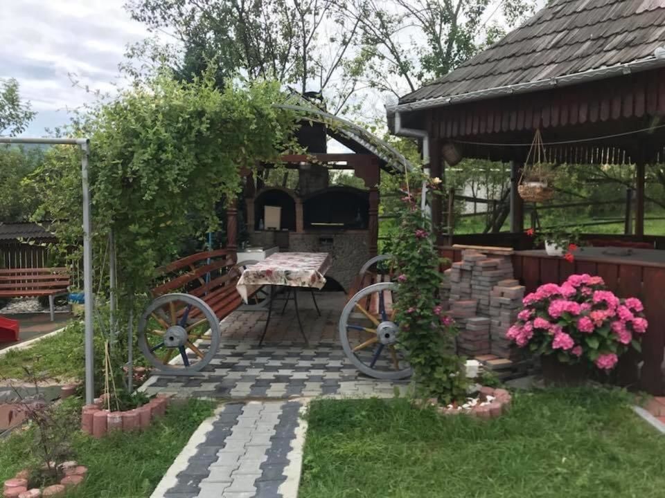 Загородные дома Casuța lui Matei Мойсей-9